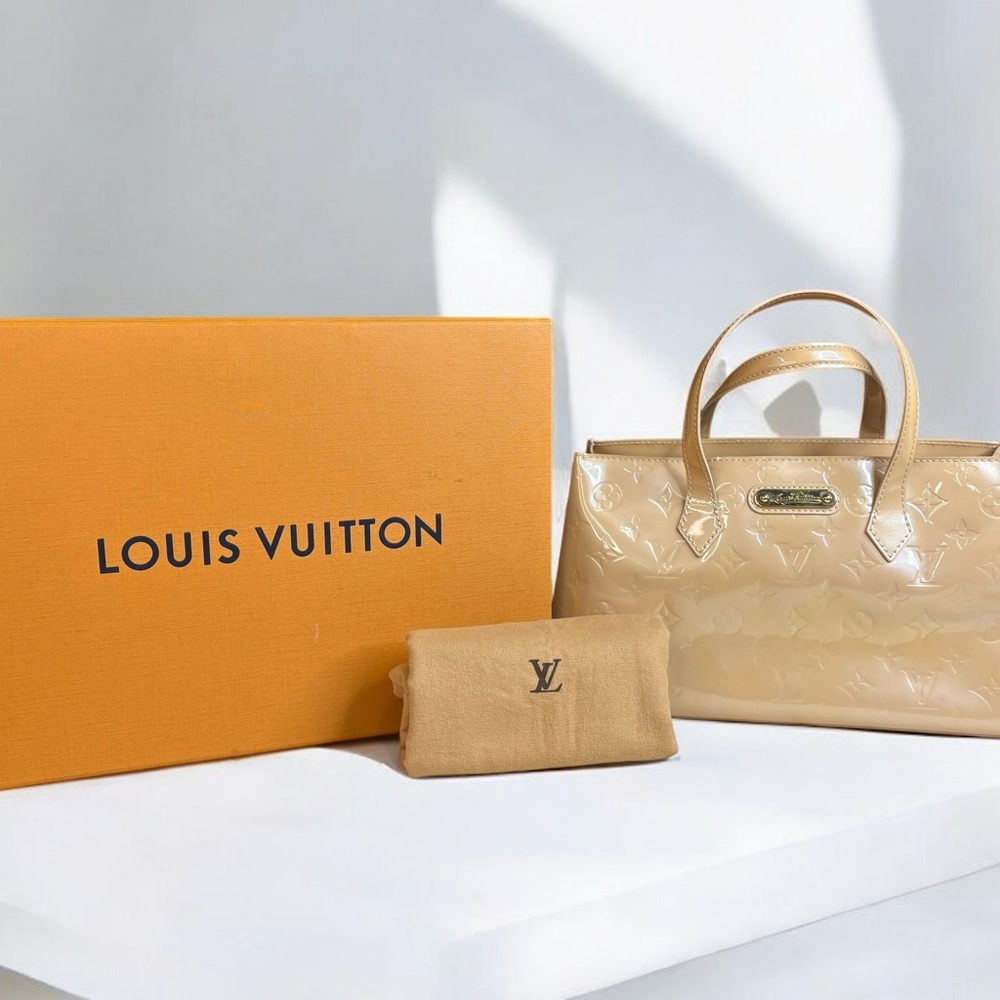 Louis Vuitton Wilshire PM Vernis Beige